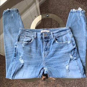 Zara distressed jean